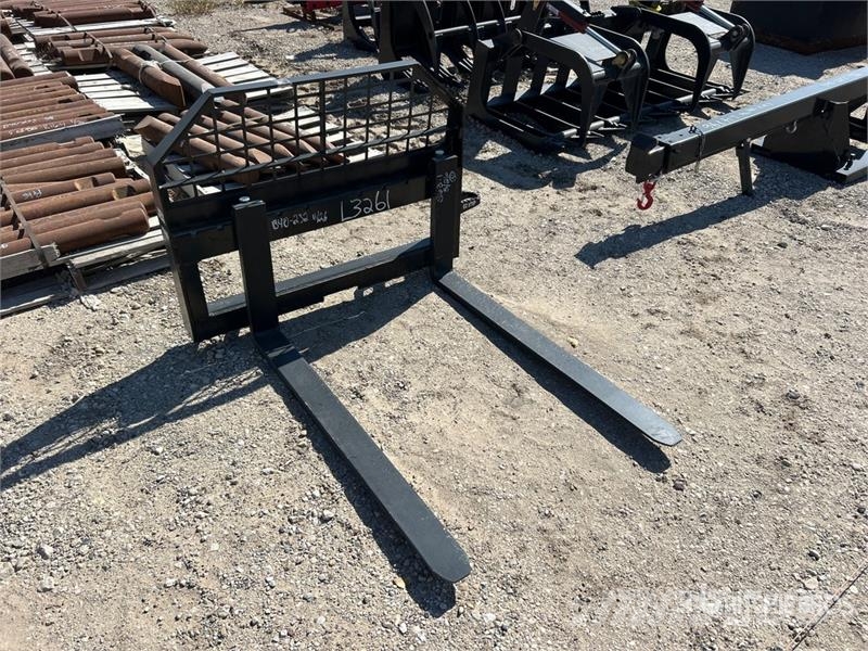 48 in . Skid Steer Forks Fourche