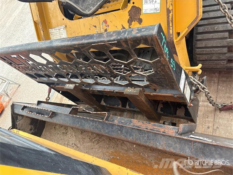  48 in Skid Steer Forks Horquillas