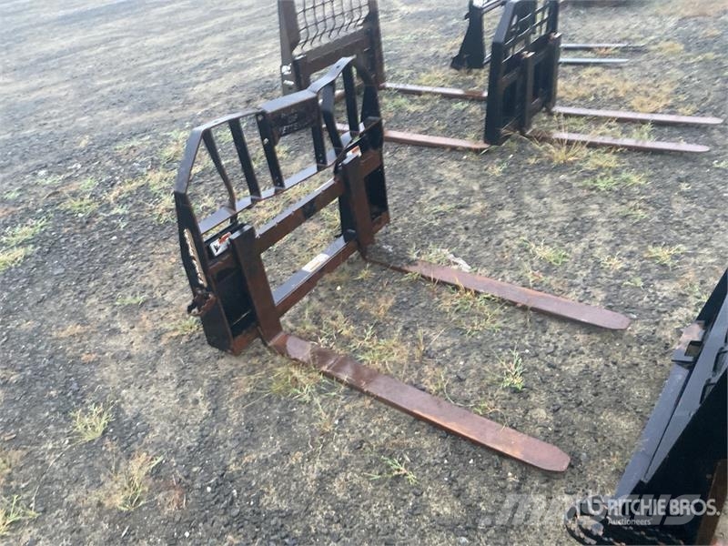  48 in Skid Steer Forks Fourche