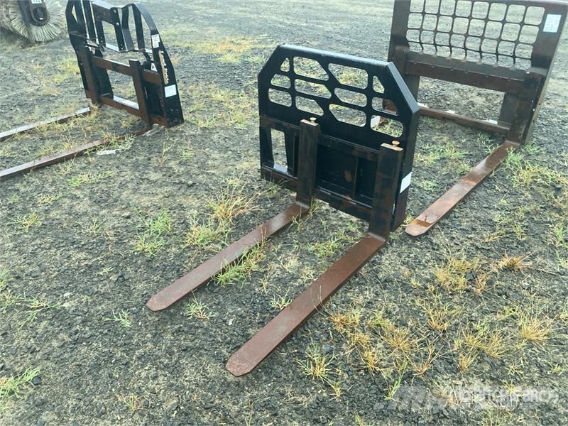 48 in Skid Steer Forks Fourche