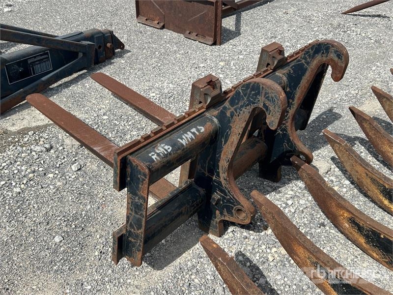 53 in Wheel Loader Forks Вили