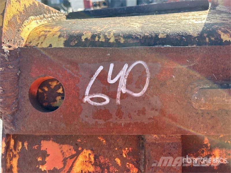 54 in Digging Excavator Bucket - Fits Cat 345 Žlice