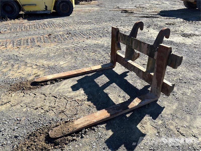 59 in Q/C Wheel Loader Forks - Fits Cat 930G Fourche