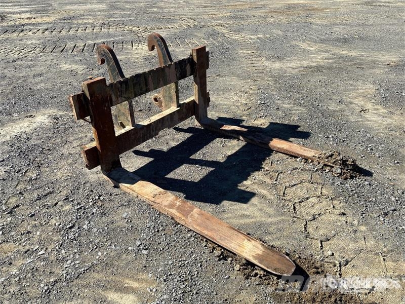 59 in Q/C Wheel Loader Forks - Fits Cat 930G Fourche