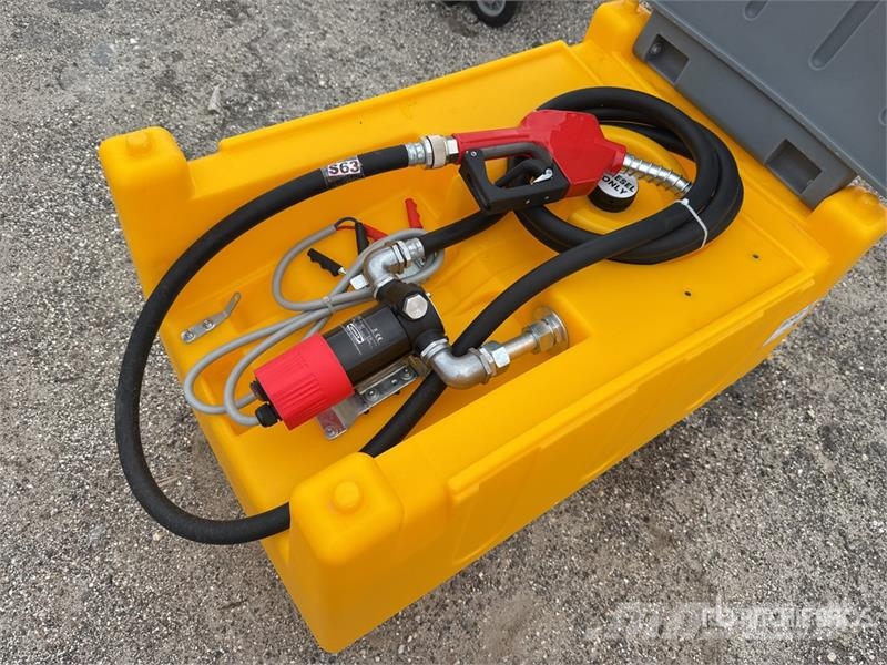 60 Gallon Poly Diesel Tank with 12v Pump (Unused) 其他