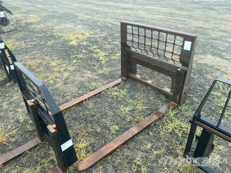 60 in Skid Steer Forks Fourche