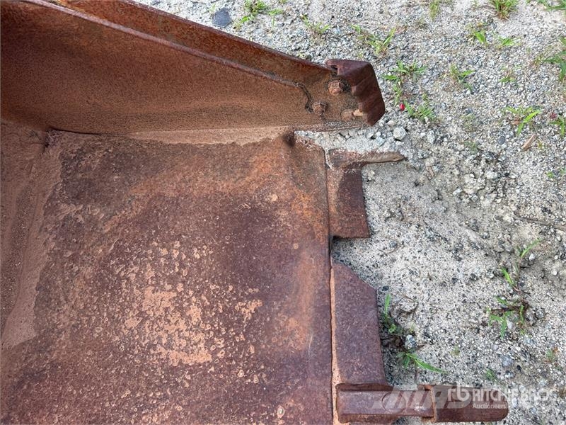 66 in General Purpose Skid Steer Bucket Kašike / Korpe