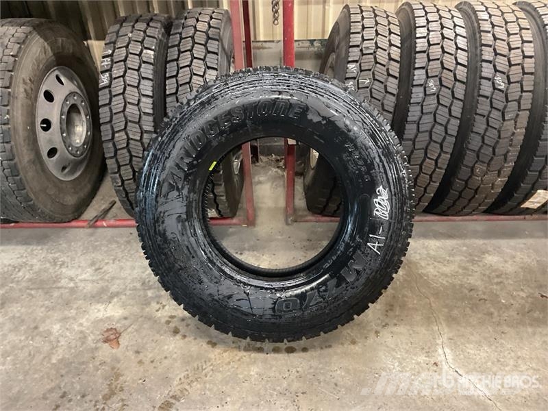 7 New Recapped 11R22.5 Tires Mounted on Aluminum W Гуми