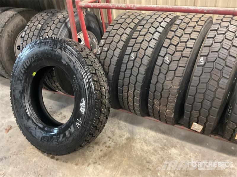 7 New Recapped 11R22.5 Tires Mounted on Aluminum W Гуми