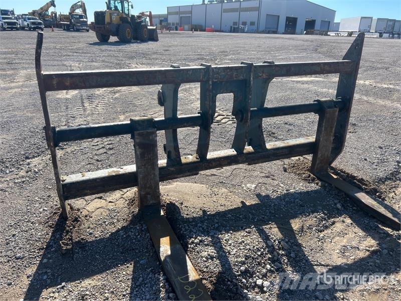  71 in Q/C Wheel Loader Forks 叉