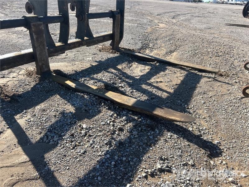  71 in Q/C Wheel Loader Forks 叉