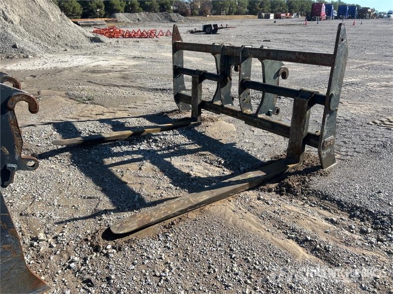  71 in Q/C Wheel Loader Forks 叉