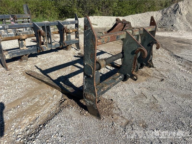  71 in Q/C Wheel Loader Forks 叉