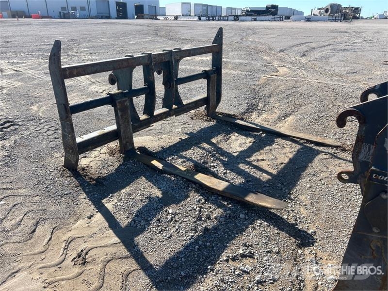  71 in Q/C Wheel Loader Forks 叉