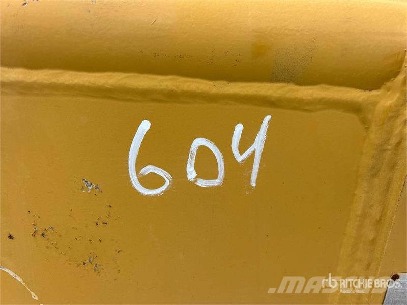  72 in Cleanup Excavator Bucket دلاء