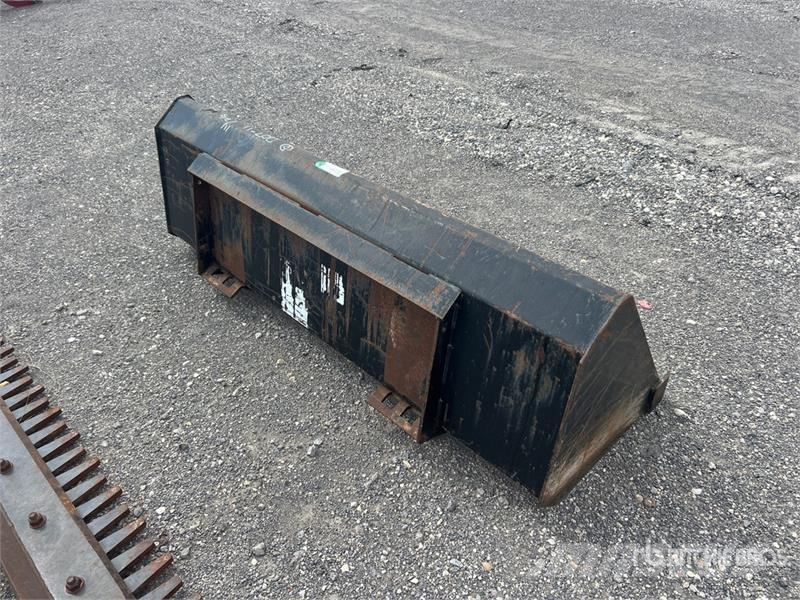  72 in General Purpose Skid Steer Bucket Skovle