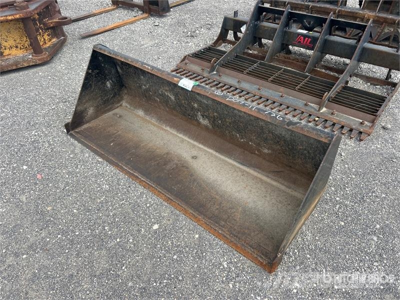  72 in General Purpose Skid Steer Bucket Skovle