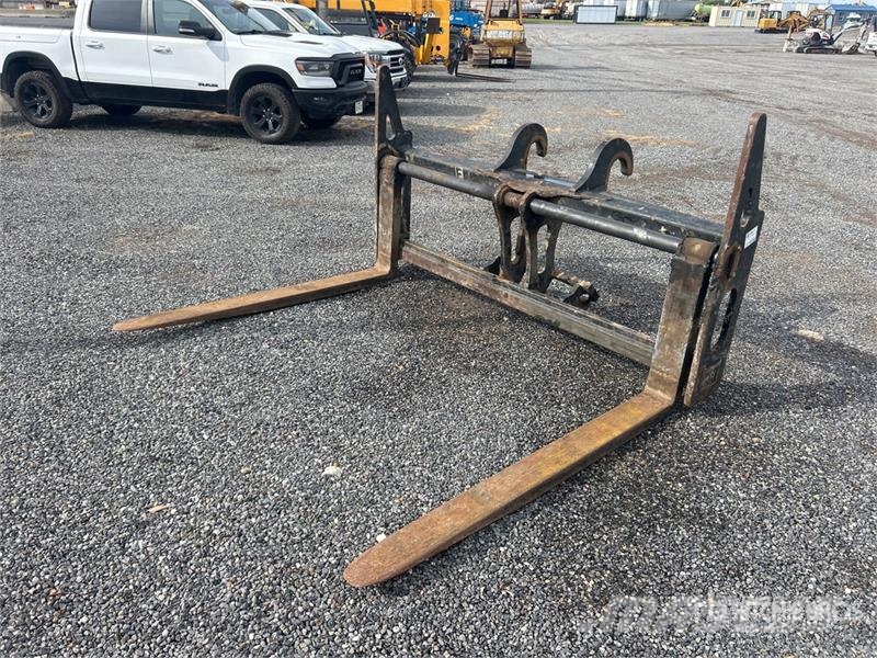 72 in Wheel Loader Forks - Fits Cat 938 Garfos