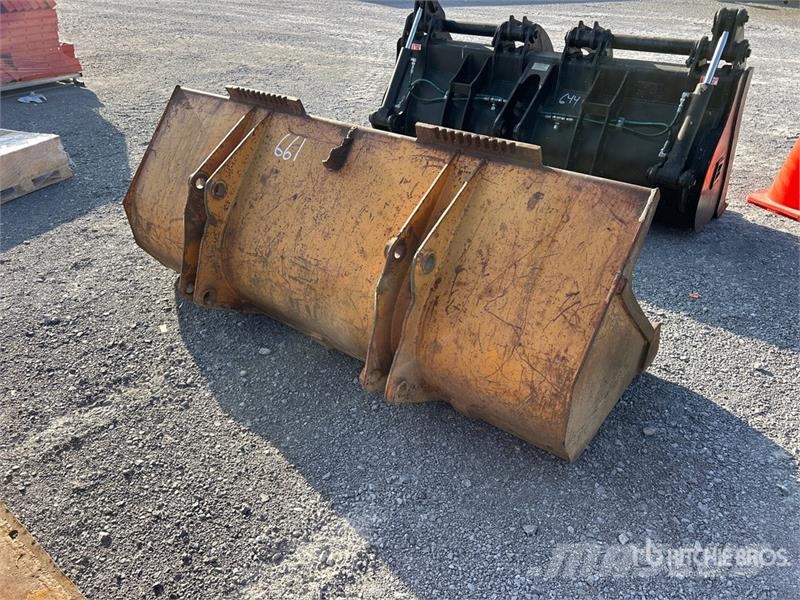 78 in Backhoe Loader Bucket - Fits Case 580 Žlice