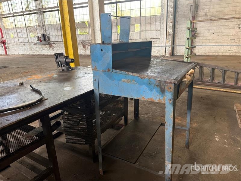 8 ft Workbench Other components