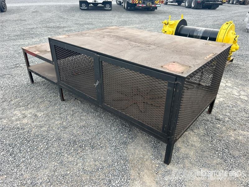  9 ft x 4 ft Metal Fab Work Table معدات البناء - غير ذلك