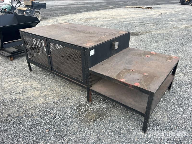  9 ft x 4 ft Metal Fab Work Table معدات البناء - غير ذلك