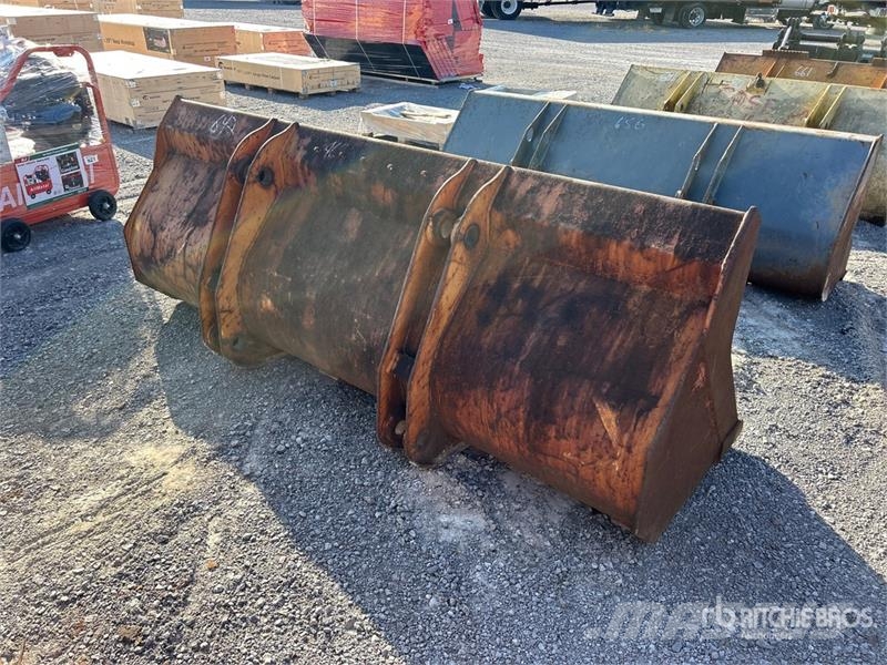  96 in Backhoe Loader Bucket - Fits Case 590 Kašike / Korpe