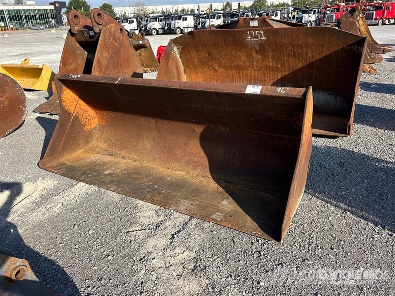  96 in Backhoe Loader Bucket - Fits Case 590 Kašike / Korpe