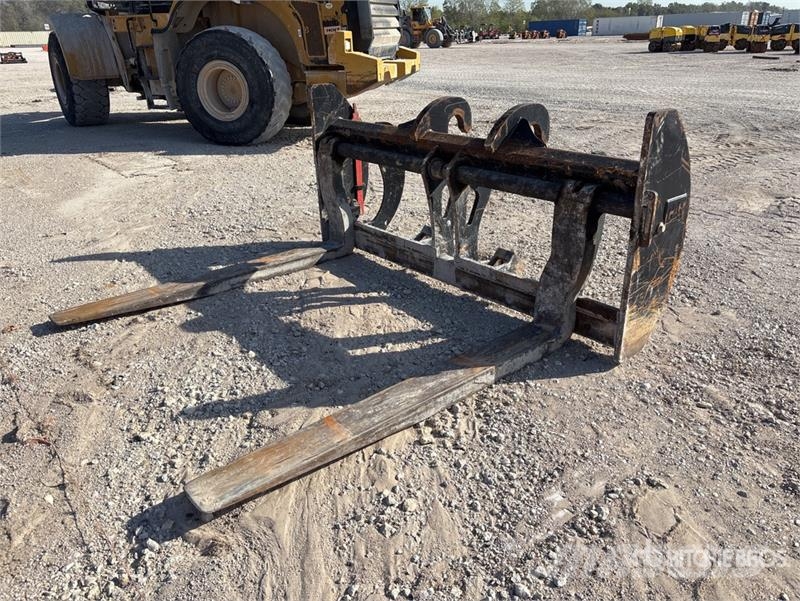 96 in Wheel Loader Forks - Fits Cat 950M Garfos