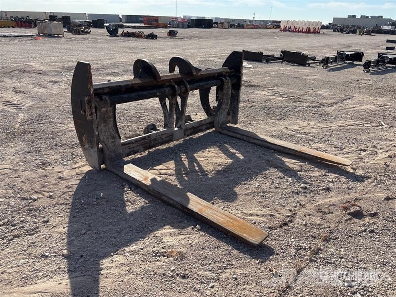 96 in Wheel Loader Forks - Fits Cat 950M Garfos