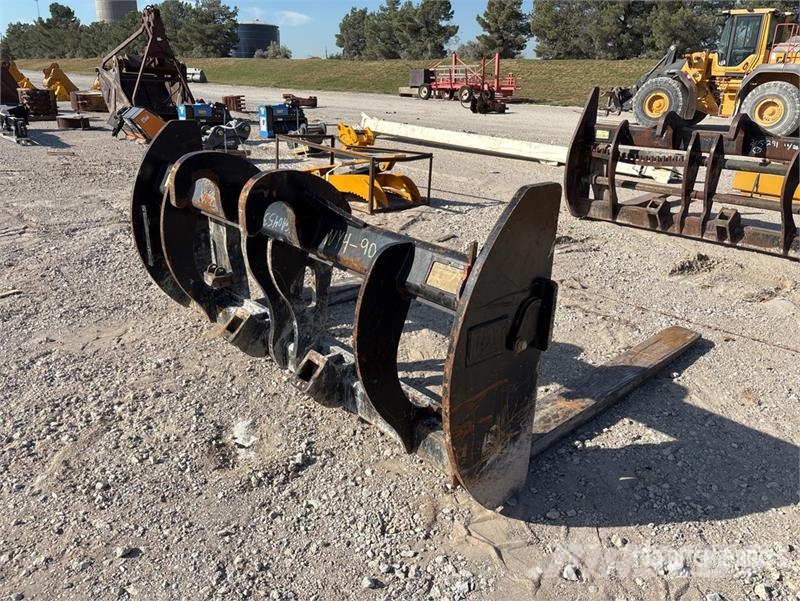 96 in Wheel Loader Forks - Fits Cat 950M Garfos