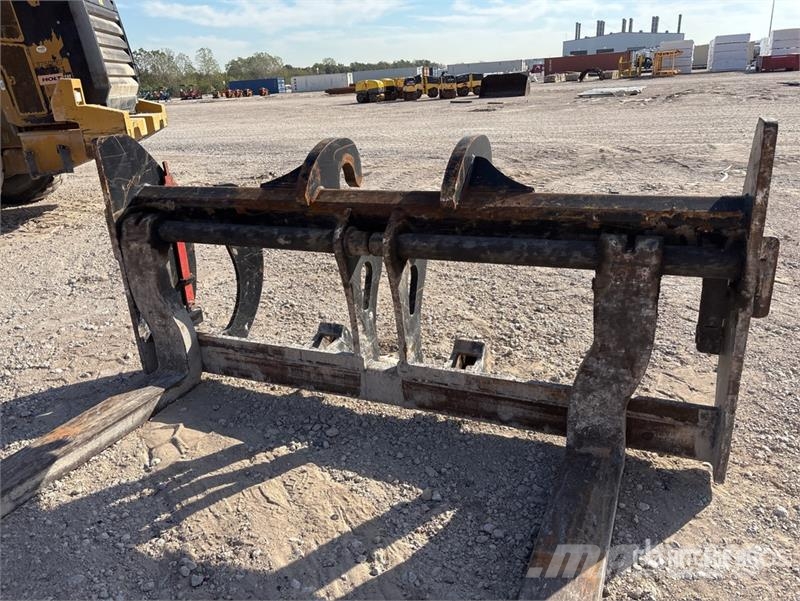 96 in Wheel Loader Forks - Fits Cat 950M Garfos