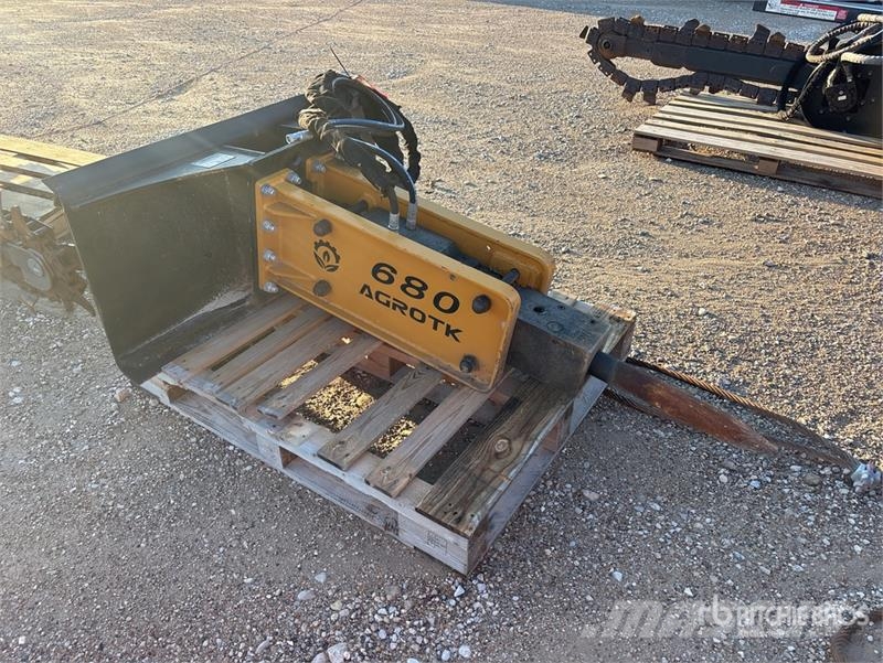 AGROTK SSHH680 Skid Steer Breaker Marteau hydraulique