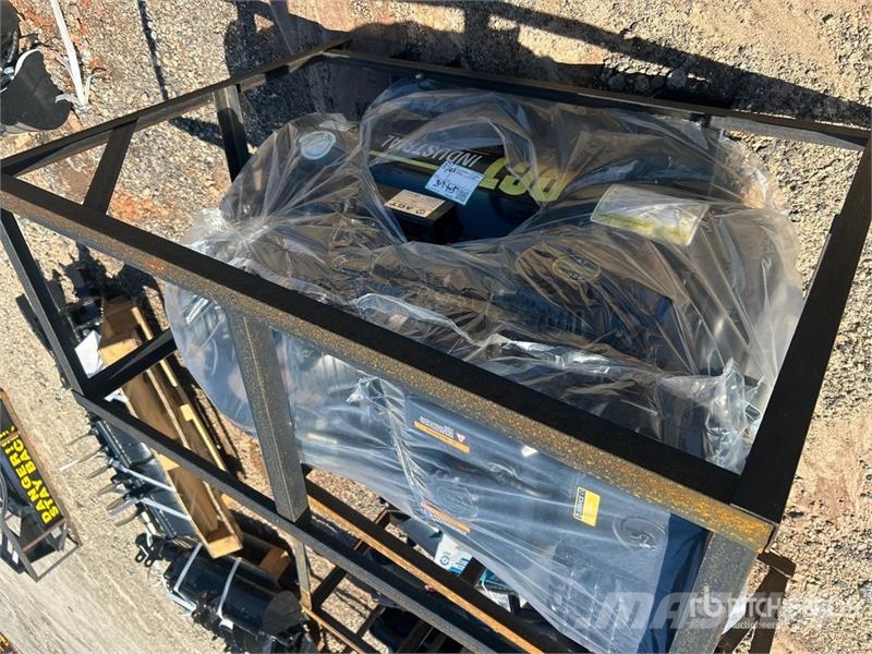AGT AC 40 gal Air Compressor (Unused) 콤푸레샤