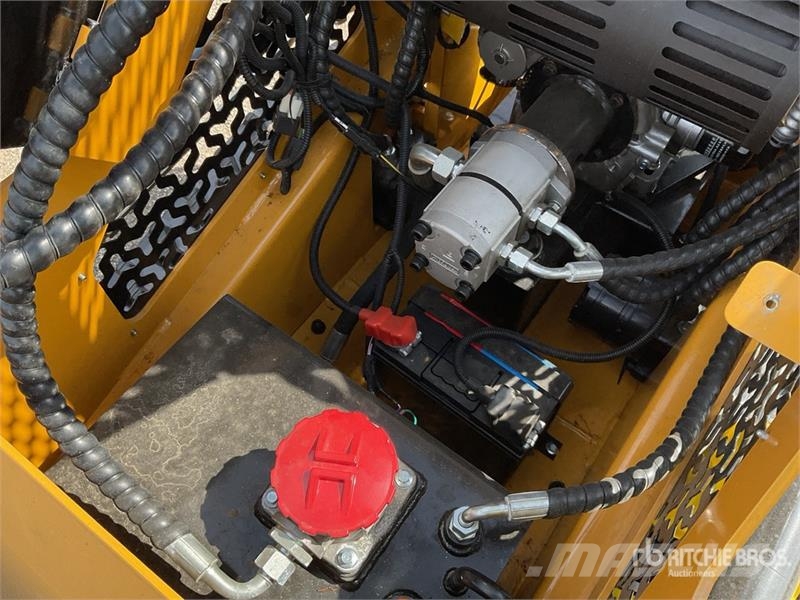 AGT MX-CRT23 Mini Compact Track Loader (Unused) Carregadoras de direcção deslizante