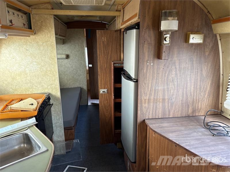  Airstream 25 ft T/A Travel Trailer Druge prikolice