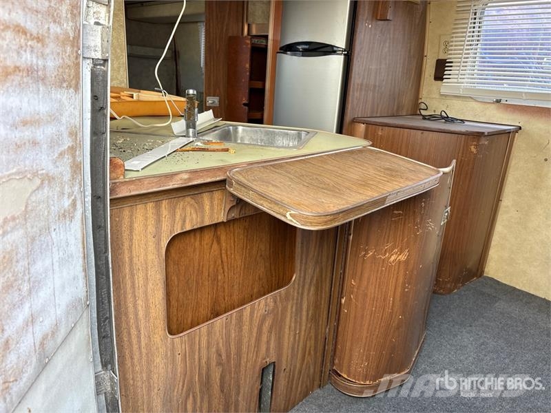  Airstream 25 ft T/A Travel Trailer Druge prikolice