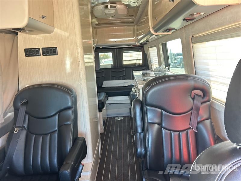  Airstream Interstate 24 GL 9 Passenger Van Carrinhas de caixa fechada