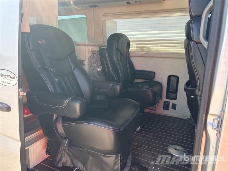  Airstream Interstate 24 GL 9 Passenger Van Carrinhas de caixa fechada