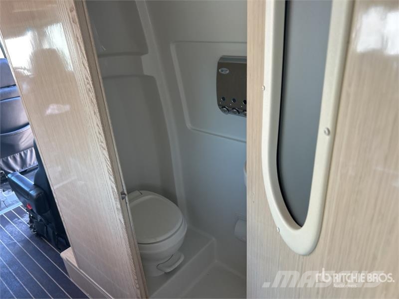  Airstream Interstate 24 GL 9 Passenger Van Carrinhas de caixa fechada