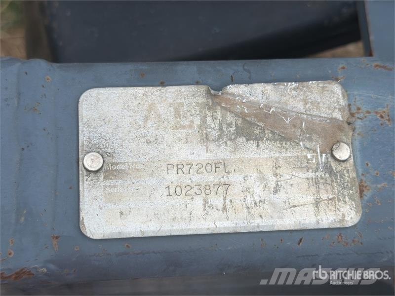 ALITE PR720FL 72 in Skid Steer Power Rake Vaalutid ja kaarutid