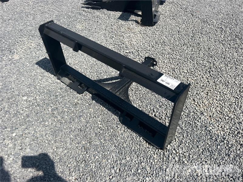 All-Star 2 in Skid Steer Hitch Receiver (Unused) 快速連結器