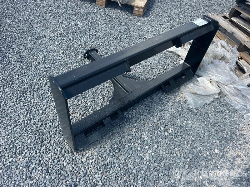 All-Star 2 in Skid Steer Hitch Receiver (Unused) 快速連結器