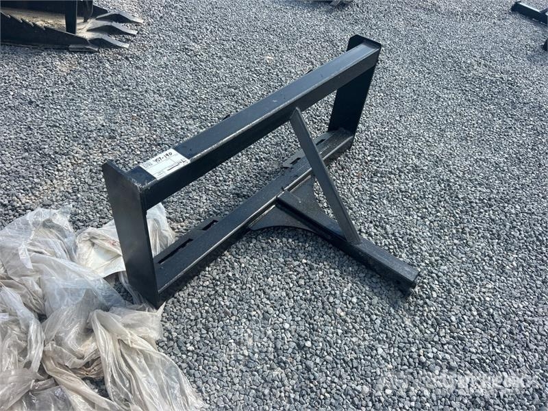 All-Star 2 in Skid Steer Hitch Receiver (Unused) 快速連結器