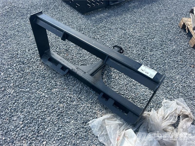 All-Star 2 in Skid Steer Hitch Receiver (Unused) 快速連結器