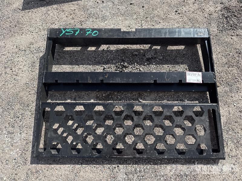 All-Star 46 in Skid Steer Fork Frame (Unused) Šakės