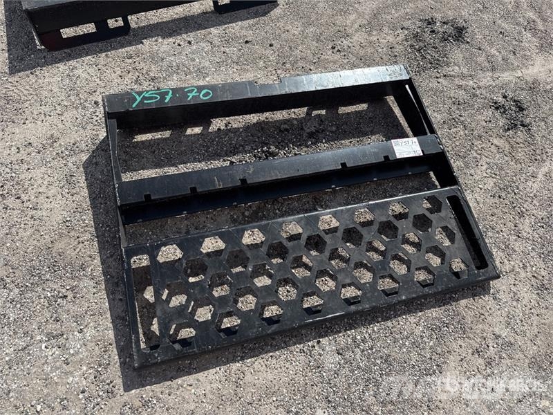 All-Star 46 in Skid Steer Fork Frame (Unused) Šakės