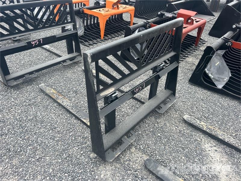 All-Star 48 in Skid Steer Forks (Unused) Gabeln