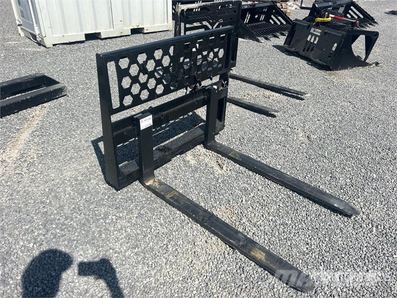 All-Star 48 in Skid Steer Forks (Unused) Vilice
