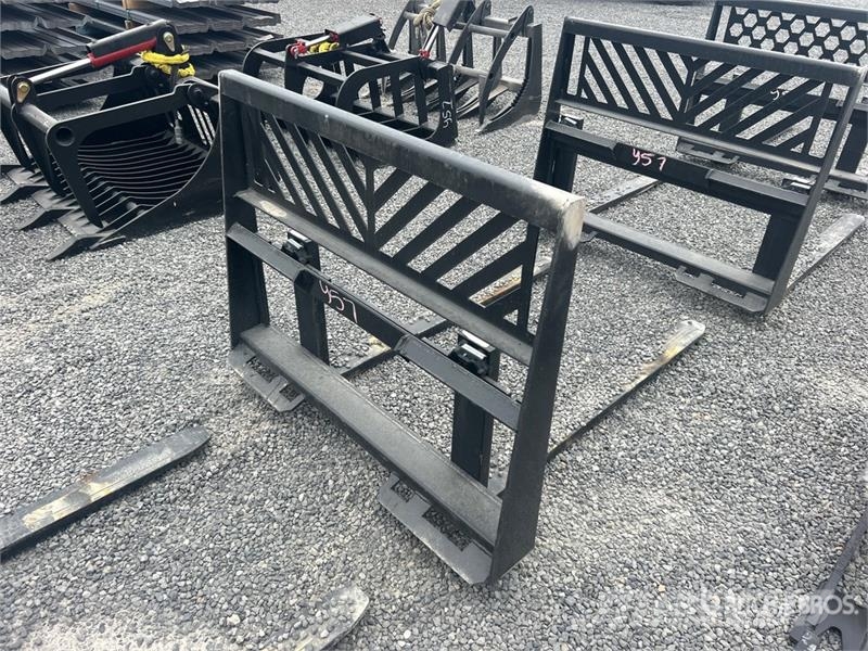 All-Star 48 in Skid Steer Forks (Unused) Gabeln